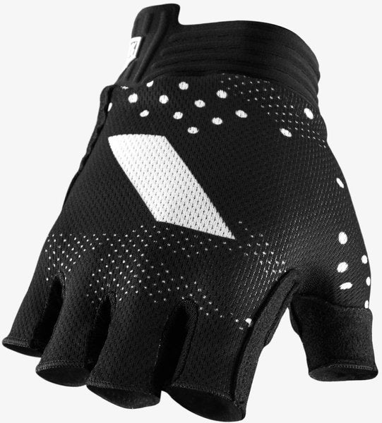 100% Exceeda Glove Black