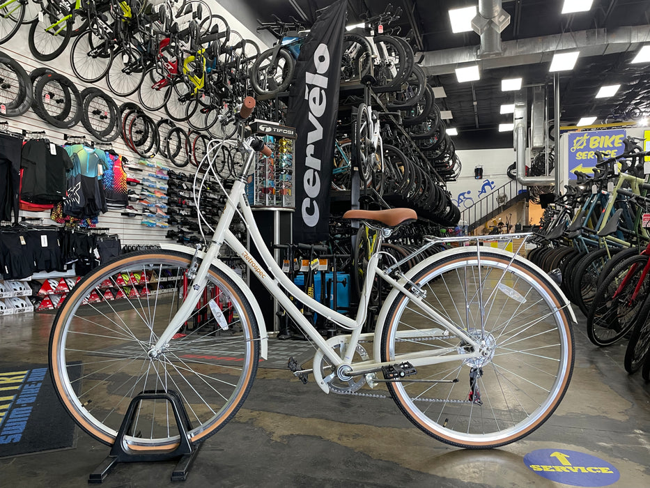 Retrospec Beaumont 7-Speed Step-Thru City Bike - Eggshell 2022