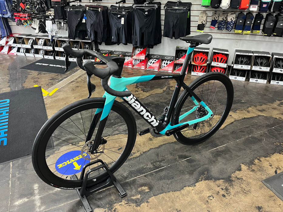 Bianchi Oltre XR4 Disc Sram Rival AXS HollowGram Carbon Wheels - 2023