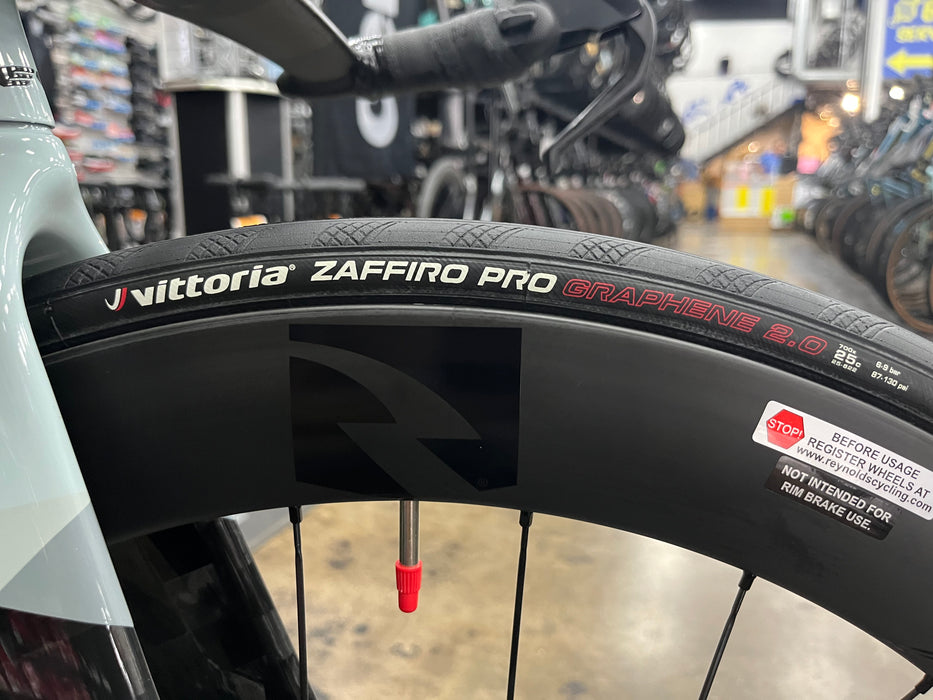 Felt IA Advanced SRAM Force AXS - Reynolds AR 58/62x Wheels