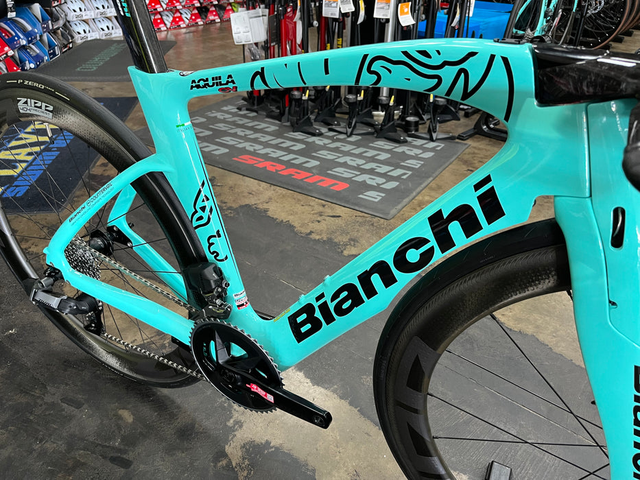 Bianchi Aquila CV SRAM Rival eTap AXS ZIPP 404 Firecrest Wheels - Celeste 2023