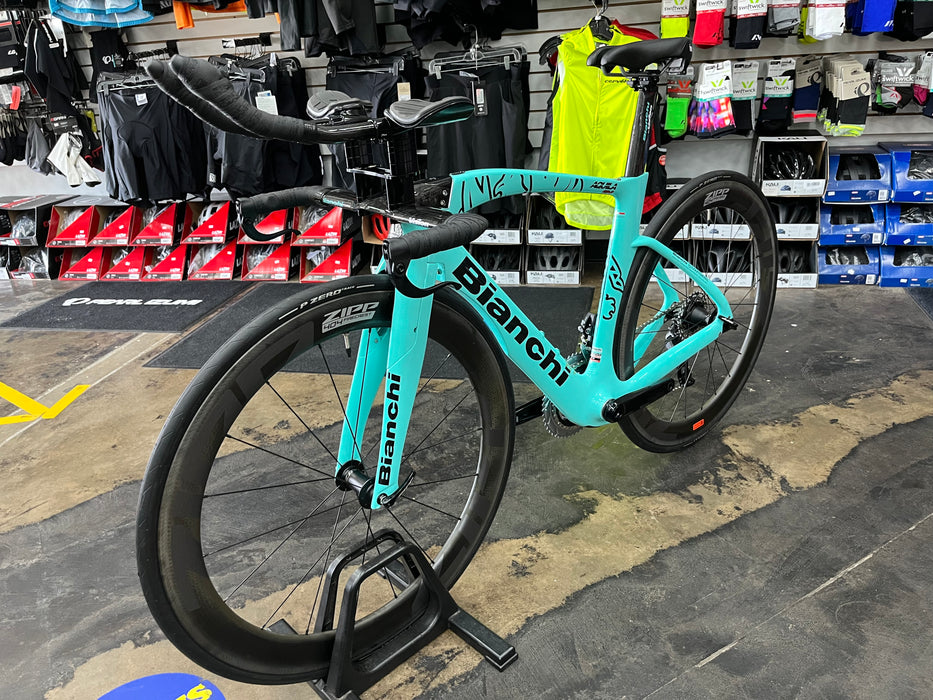 Bianchi Aquila CV SRAM Rival eTap AXS ZIPP 404 Firecrest Wheels - Celeste 2023