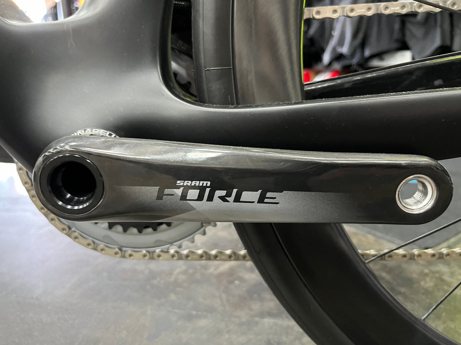 Pinarello Dogma F Disc SRAM Force eTap AXS - Enve Foundation 45 - Plutonium Flash 2024