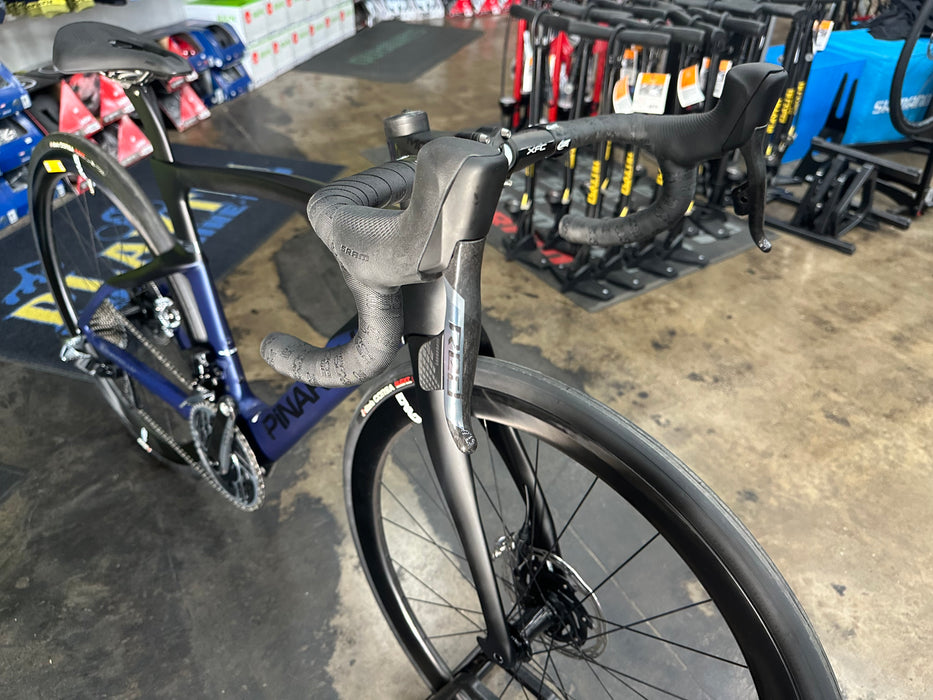 Pinarello Dogma F Disc SRAM Red eTap AXS - Enve Foundation 45 - 2024