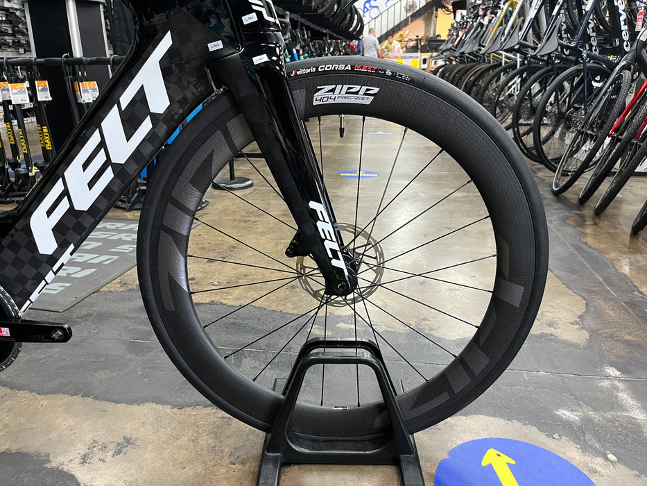 Felt IA FRD Disc Ultimate SRAM Rival eTap AXS w/ZIPP 404/808 Firecrest Wheels - Black/White 2024