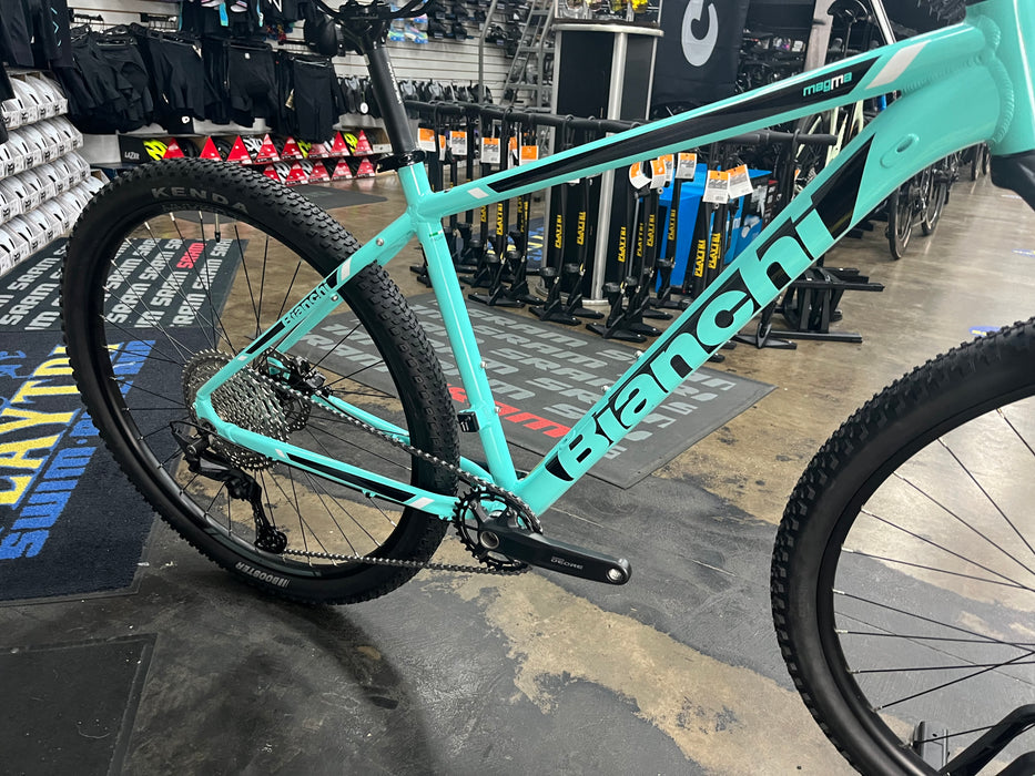 Bianchi Magma 9.0 Shimano Deore - Celeste 2022