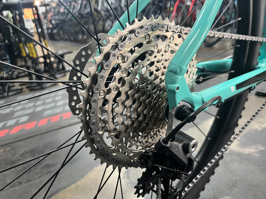 Bianchi Magma 9.0 Shimano Deore - Celeste 2022