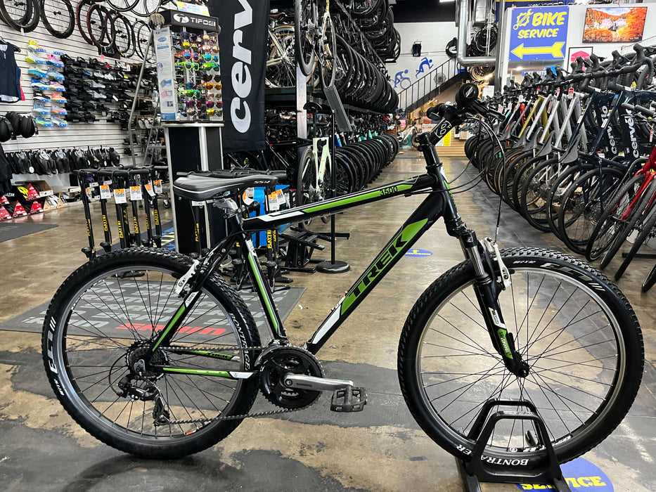 Trek 3500 Mountain Bike Shimano Tourney - Black/Green 2012 USED