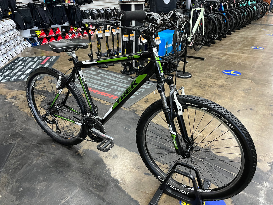 Trek 3500 Mountain Bike Shimano Tourney - Black/Green 2012 USED