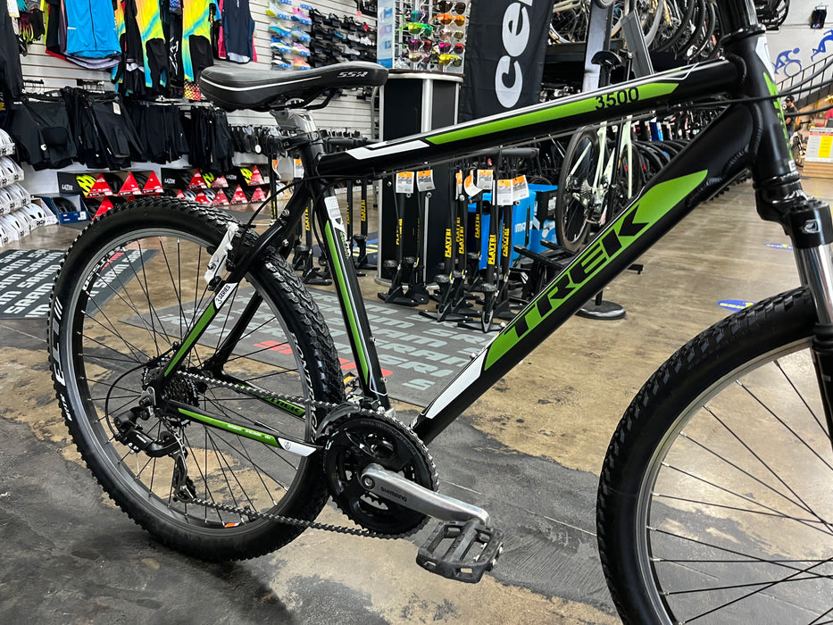 Trek 3500 Mountain Bike Shimano Tourney - Black/Green 2012 USED