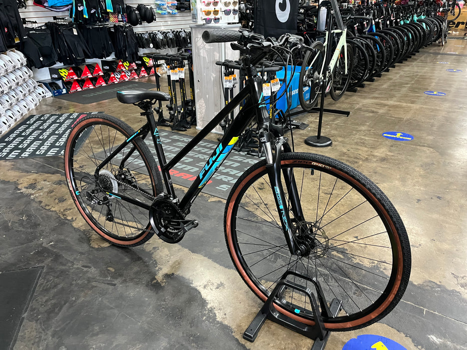 Fuji Traverse 1.7 ST Shimano Tourney - Satin Black 2022 DEMO