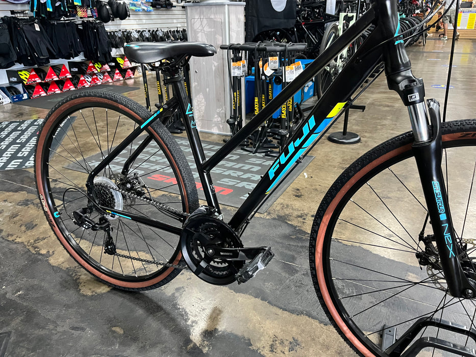 Fuji Traverse 1.7 ST Shimano Tourney - Satin Black 2022 DEMO