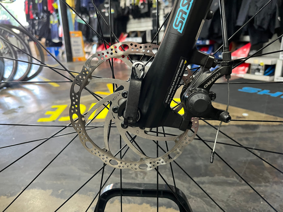 Fuji Traverse 1.7 ST Shimano Tourney - Satin Black 2022 DEMO