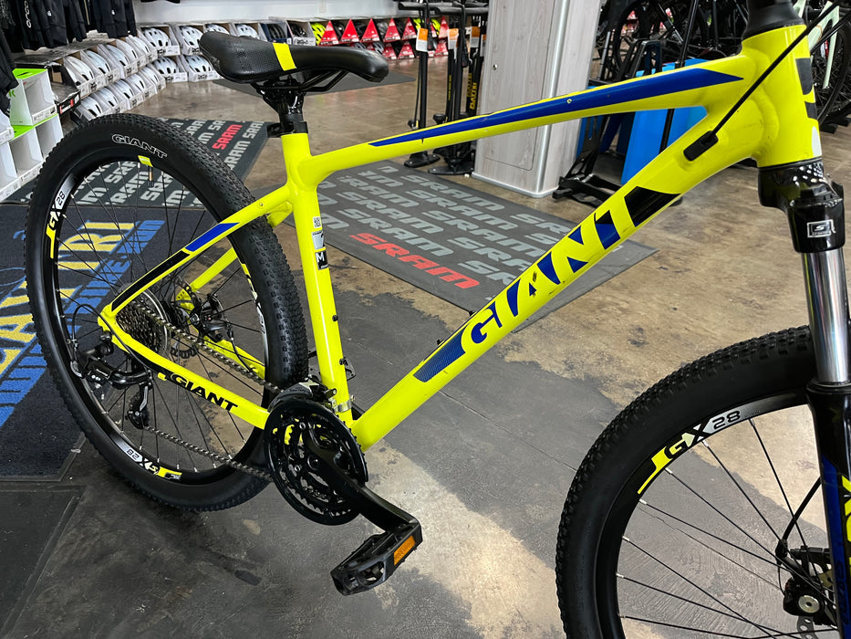 Giant ATX 2 Shimano Tourney - Yellow/Blue 2018 USED