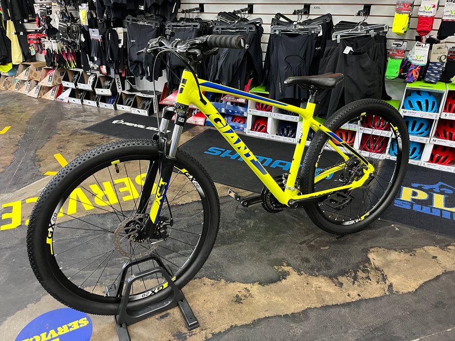 Giant ATX 2 Shimano Tourney - Yellow/Blue 2018 USED