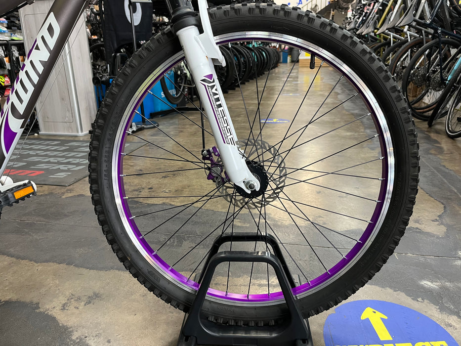 Genesis 26" Whirlwind Mountain Bike - Grey/White/Purple USED