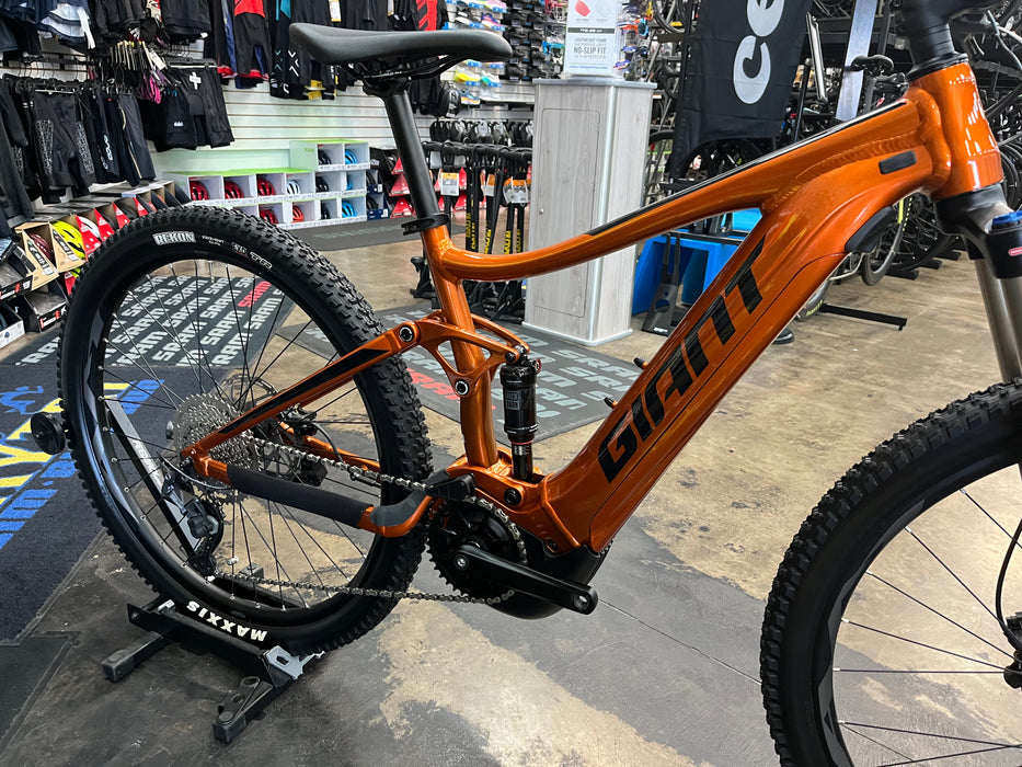 Giant Stance E+ 2 29er 20MPH - Amber 2022