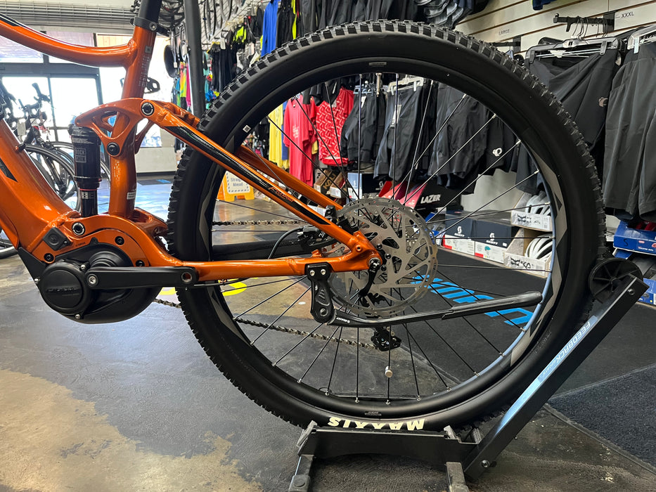 Giant Stance E+ 2 29er 20MPH - Amber 2022