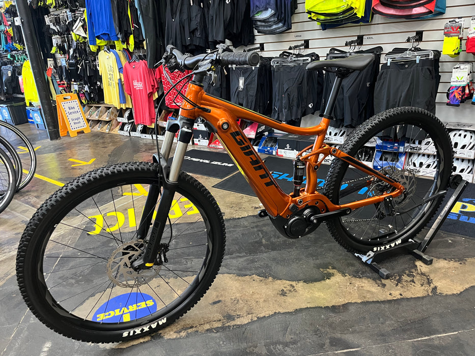 Giant Stance E+ 2 29er 20MPH - Amber 2022