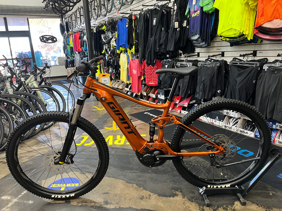 Giant Stance E+ 2 29er 20MPH - Amber 2022