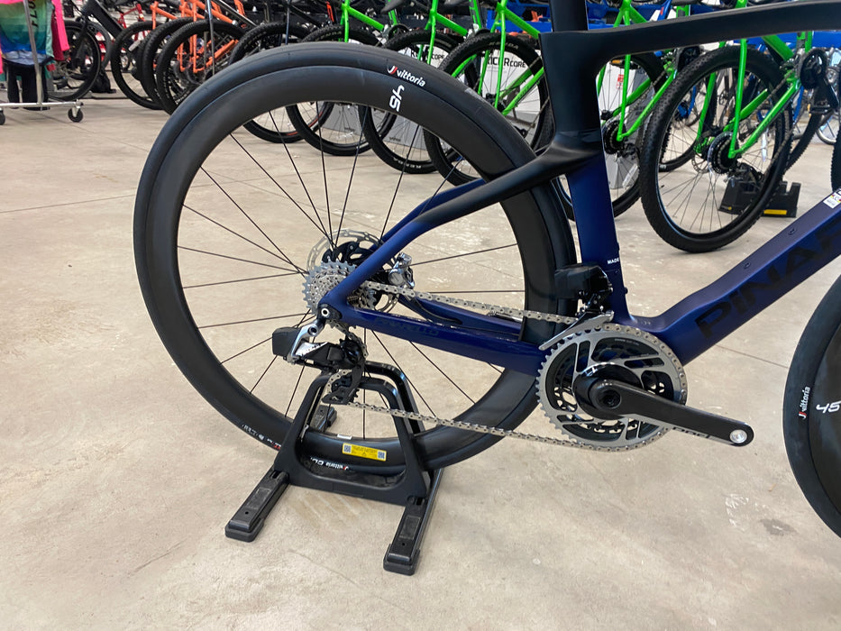 Pinarello Dogma F Disc SRAM Red eTap AXS - Enve Foundation 45 - Midnight Blue 2024