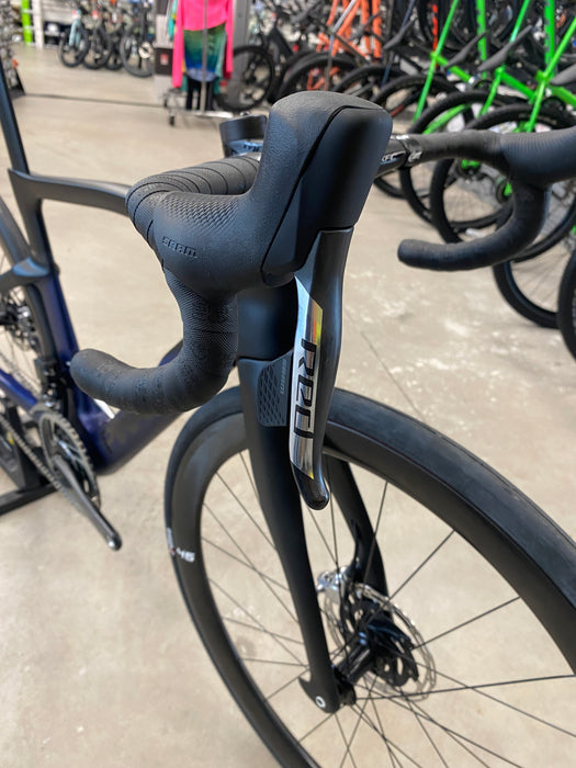 Pinarello Dogma F Disc SRAM Red eTap AXS - Enve Foundation 45 - Midnight Blue 2024