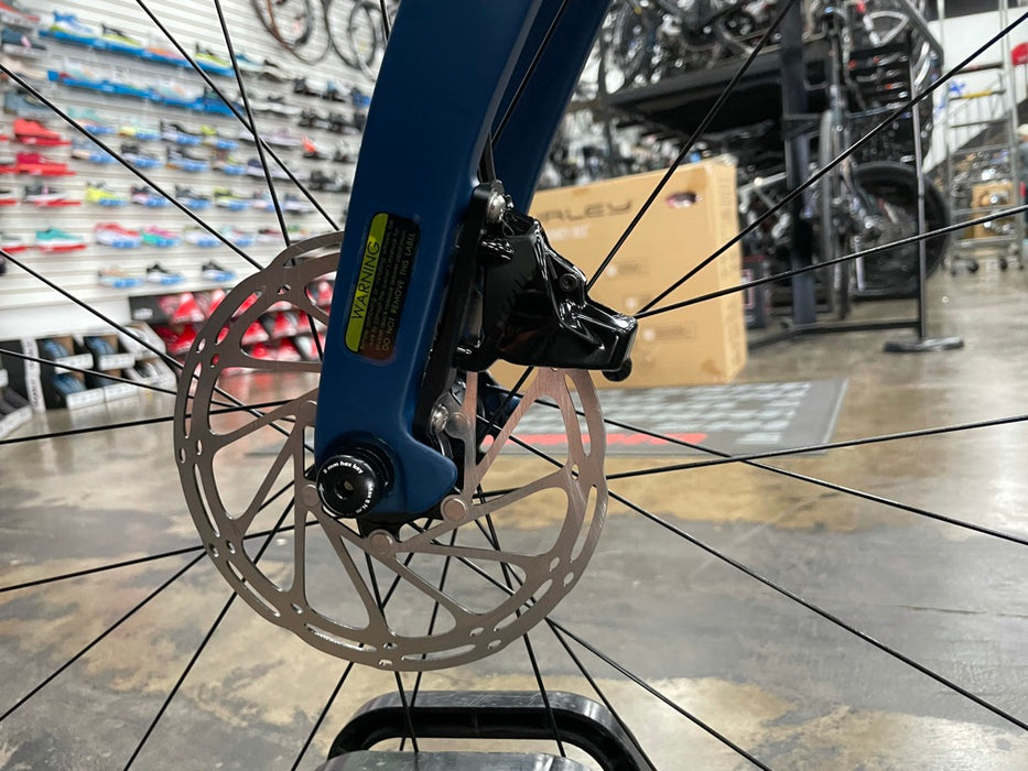 Pinarello Paris SRAM Rival AXS - Blue Steel 2023