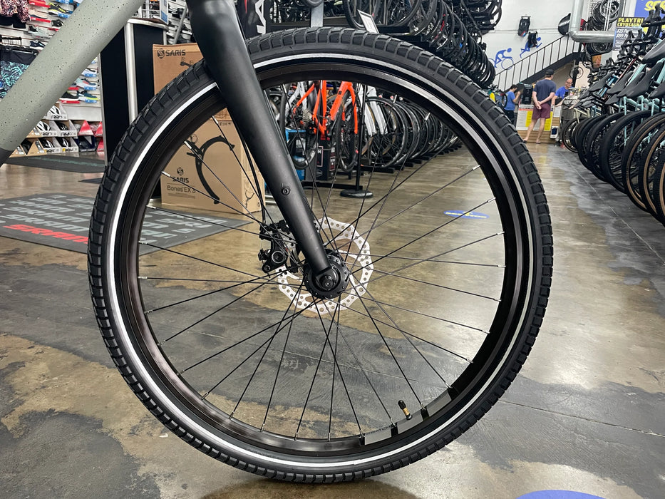 Batch The Urban Bike 27.5" Shimano Tourney - 2022