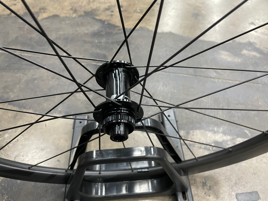 Zipp 303 S Disc Carbon Tubeless Wheelset