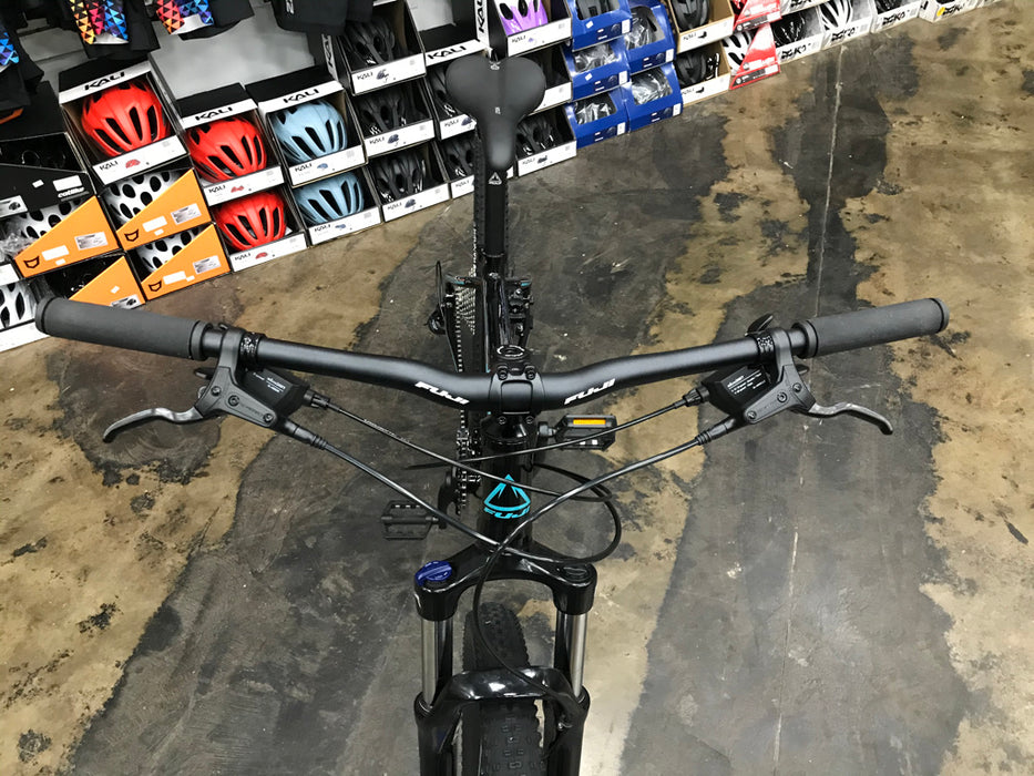 Fuji Nevada 27.5 1.5 Microshift - Black 2022