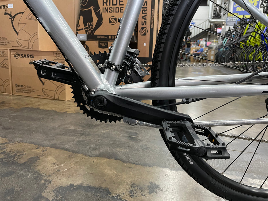 Fuji Traverse 1.3 Shimano Alivio - Gray 2022