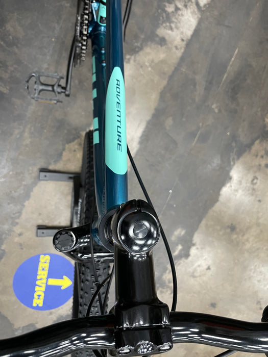 Fuji Adventure 27.5 ST Disc Shimano Tourney 7 Speed - Teal 2022