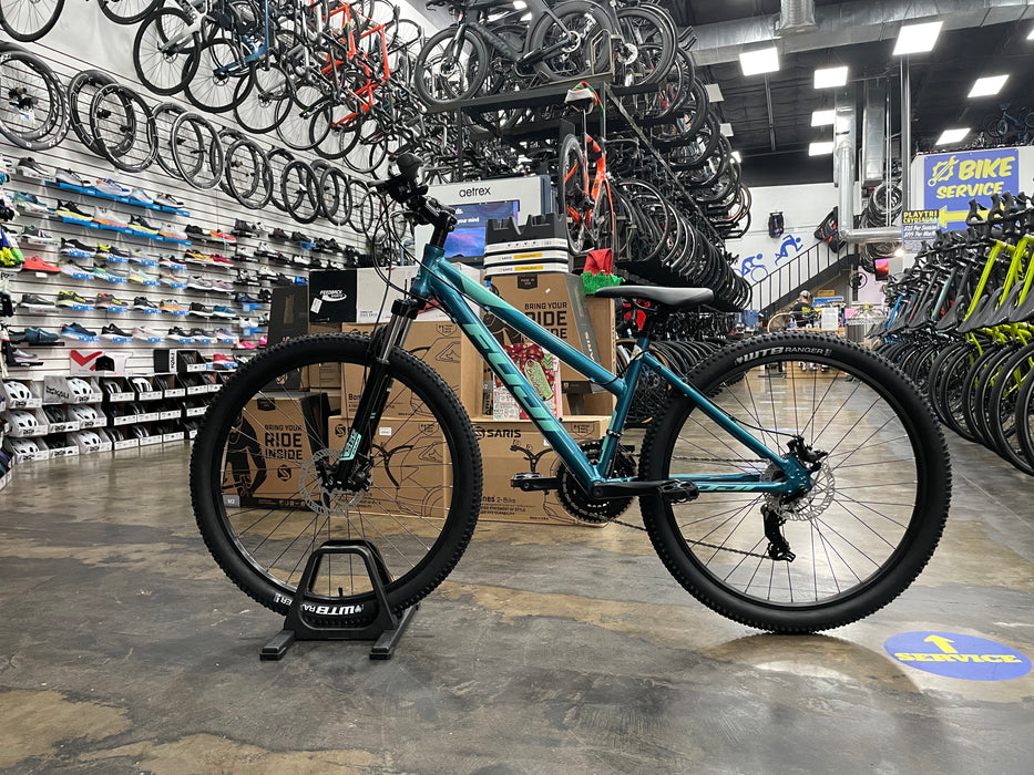 Fuji Adventure 27.5 ST Disc Shimano Tourney 7 Speed - Teal 2022