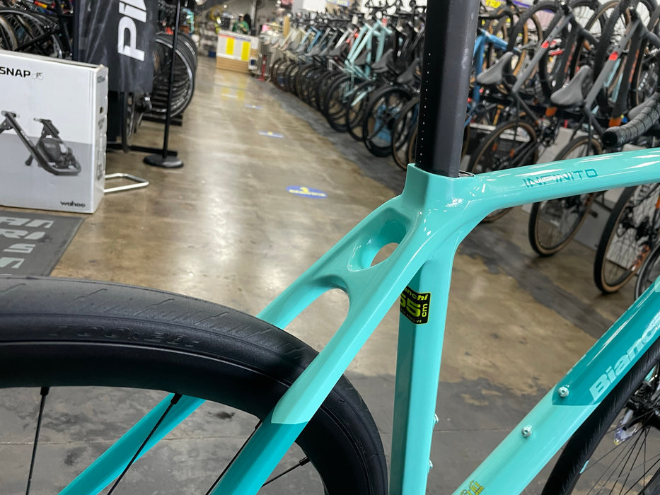 Bianchi Infinito Disc Ultegra Di2 12 Speed - Celeste/Dark Turquoise 2023