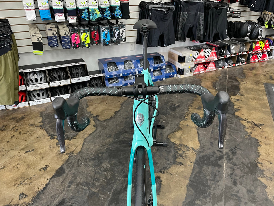 Bianchi Infinito Disc Ultegra Di2 12 Speed - Celeste/Dark Turquoise 2023