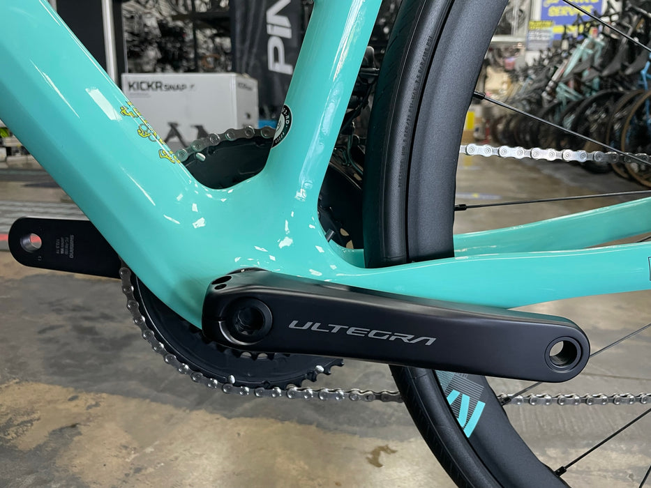 Bianchi Infinito Disc Ultegra Di2 12 Speed - Celeste/Dark Turquoise 2023