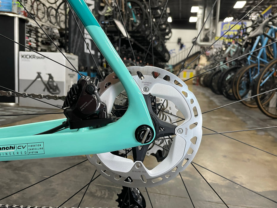 Bianchi Infinito Disc Ultegra Di2 12 Speed - Celeste/Dark Turquoise 2023