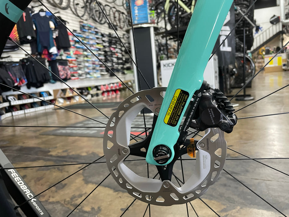 Bianchi Infinito Disc Ultegra Di2 12 Speed - Celeste/Dark Turquoise 2023