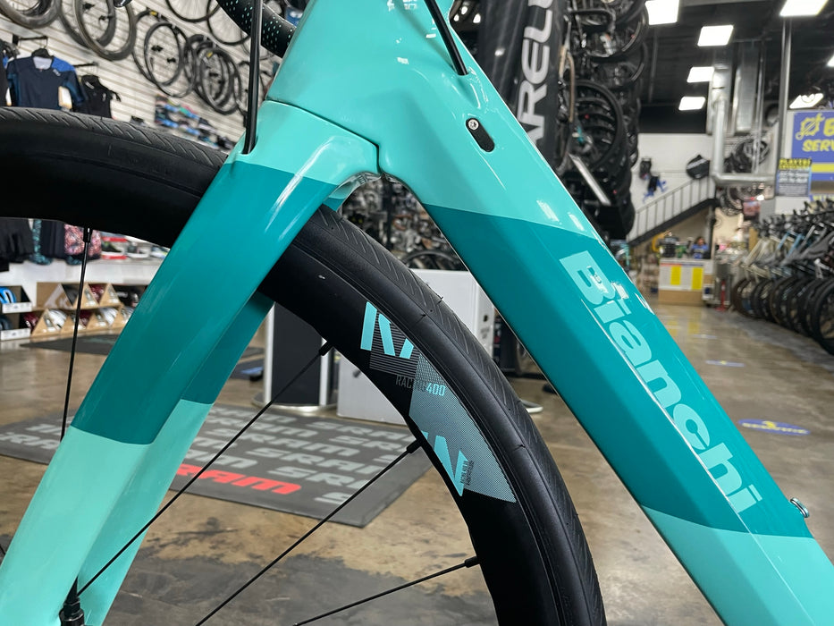 Bianchi Infinito Disc Ultegra Di2 12 Speed - Celeste/Dark Turquoise 2023