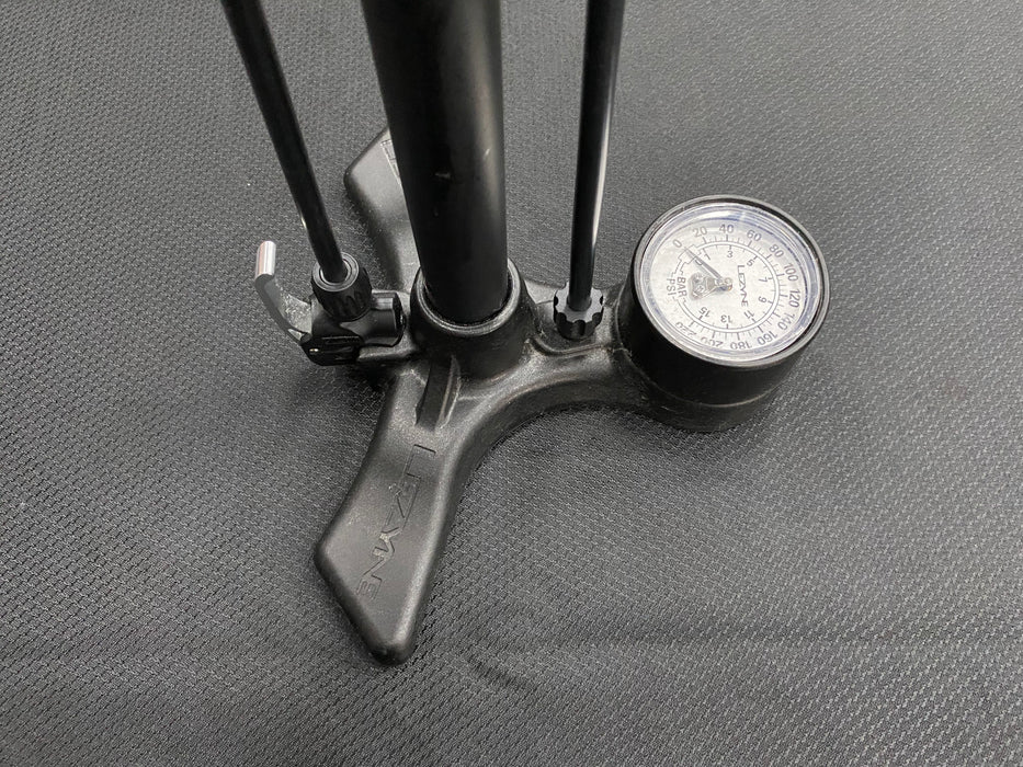 Playtri Lezyne Floor Pump