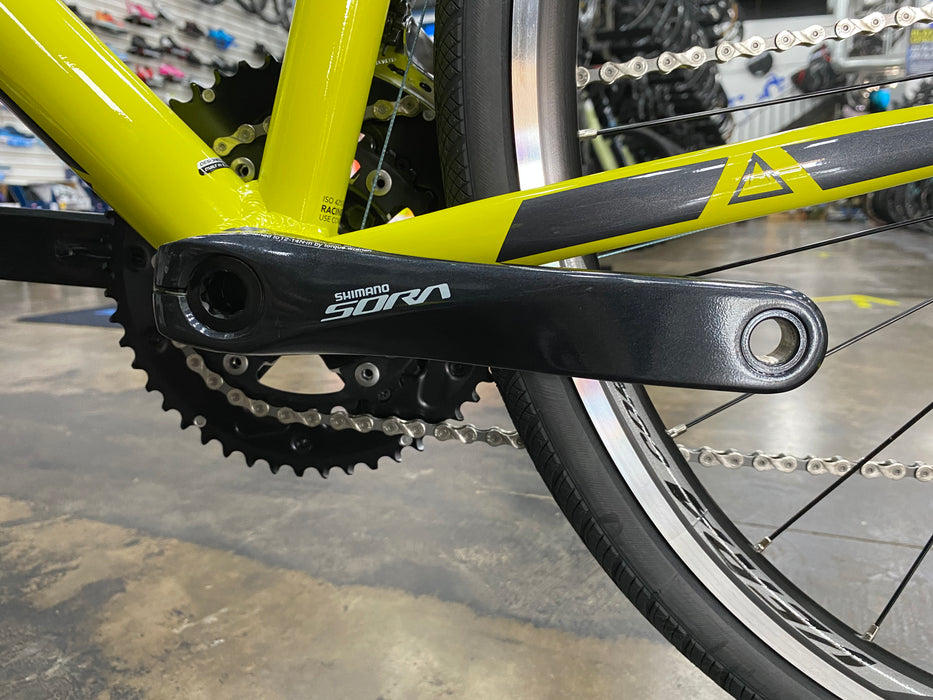 Fuji Sportif 2.1 Shimano Sora 9 Speed - Acid Green 2020