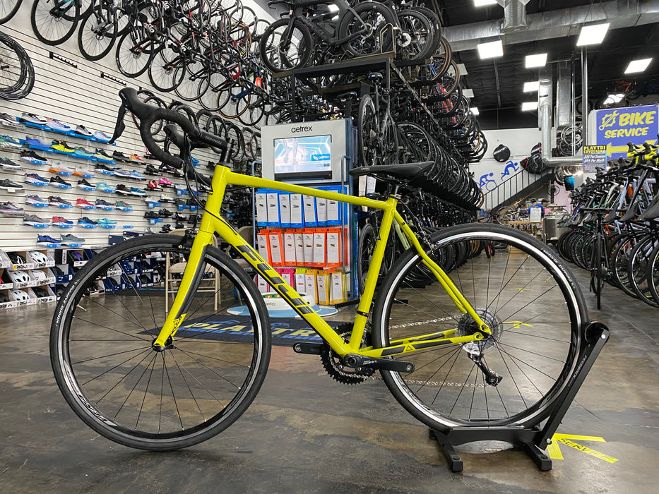 Fuji Sportif 2.1 Shimano Sora 9 Speed - Acid Green 2020