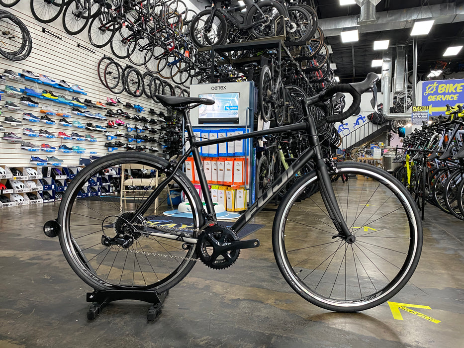 Fuji Sportif 2.1 Shimano Sora 9 Speed - Satin Black 2020