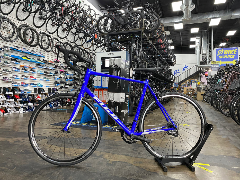 Fuji Sportif 2.5 Shimano Tourney 7 Speed - Electric Blue 2020