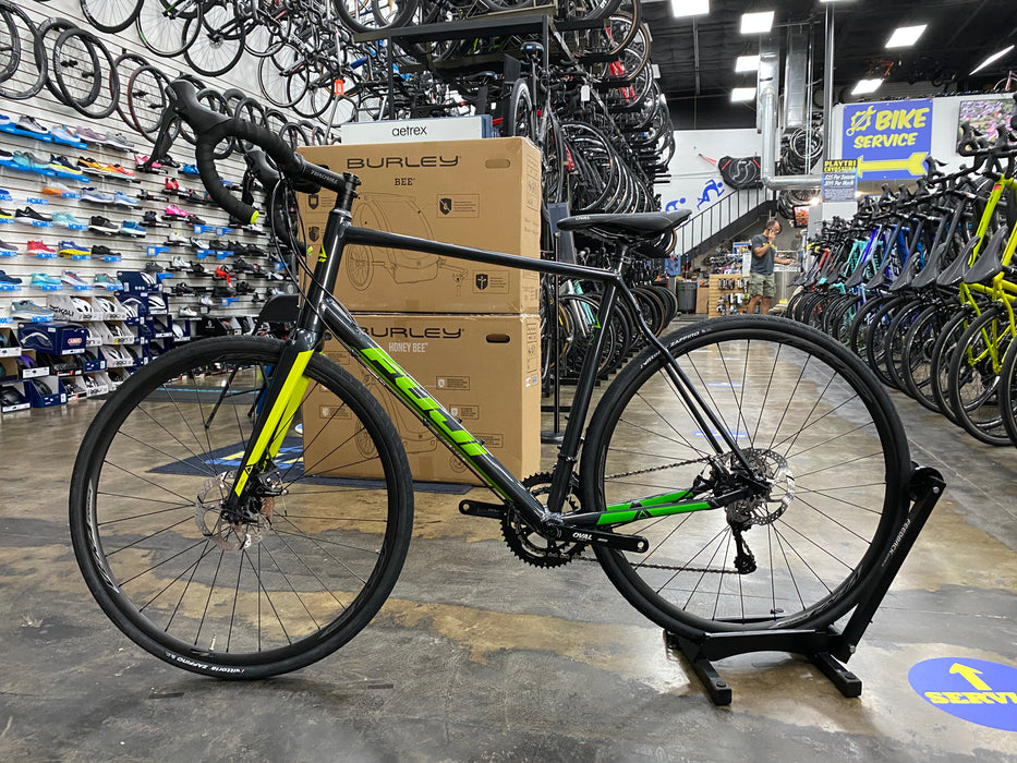 Fuji Sportif 1.5 Disc Shimano Tiagra 10 Speed - Anthracite/Green 2020