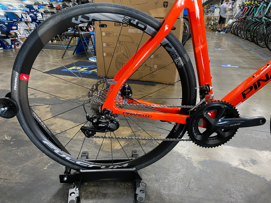 Pinarello Paris Shimano 105 - Orange 2023