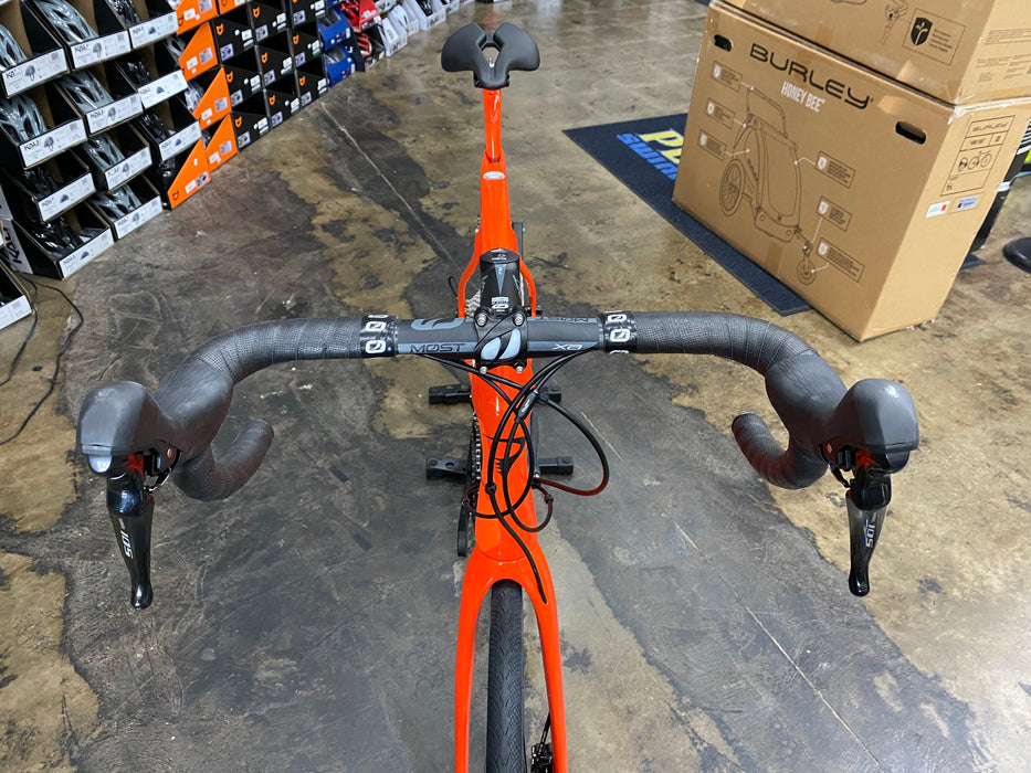 Pinarello Paris Shimano 105 - Orange 2023