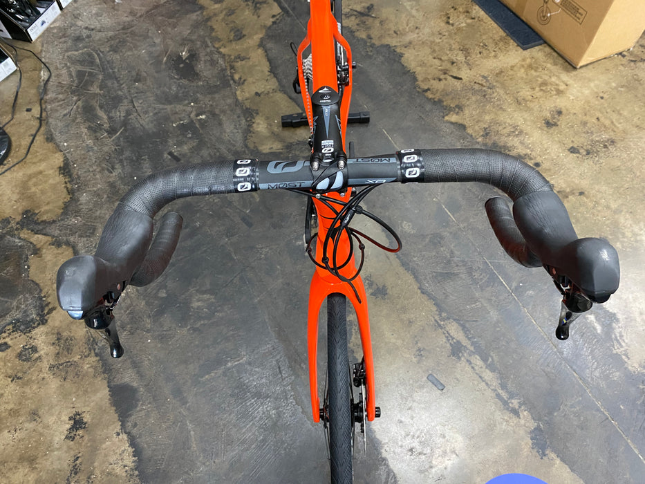 Pinarello Paris Shimano 105 - Orange 2023