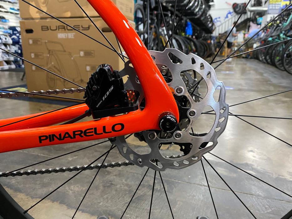 Pinarello Paris Shimano 105 - Orange 2023