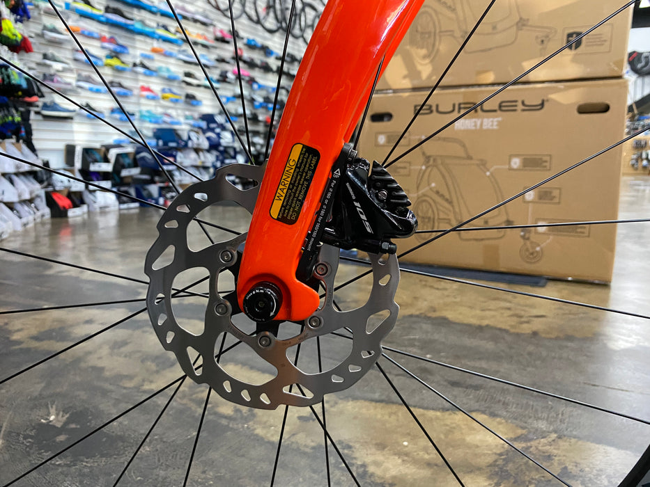 Pinarello Paris Shimano 105 - Orange 2023